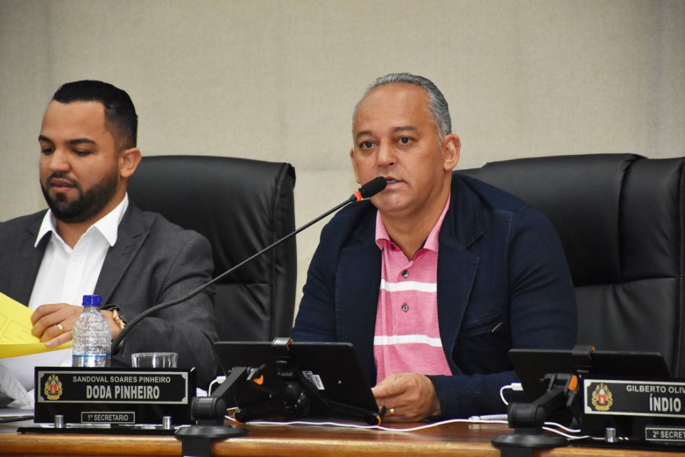 Vereador Doda Pinheiro indicou a constru??o de uma rotat?ria no entroncamento das Avenidas Rotary, Marcelino Pinto Teixeira e Estrada das Veredas, com acesso ao bairro Magali.